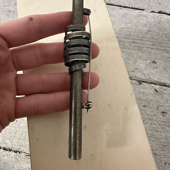 Vintage 70s Abstract Modernist Bar Brooch - Picture 2 of 8